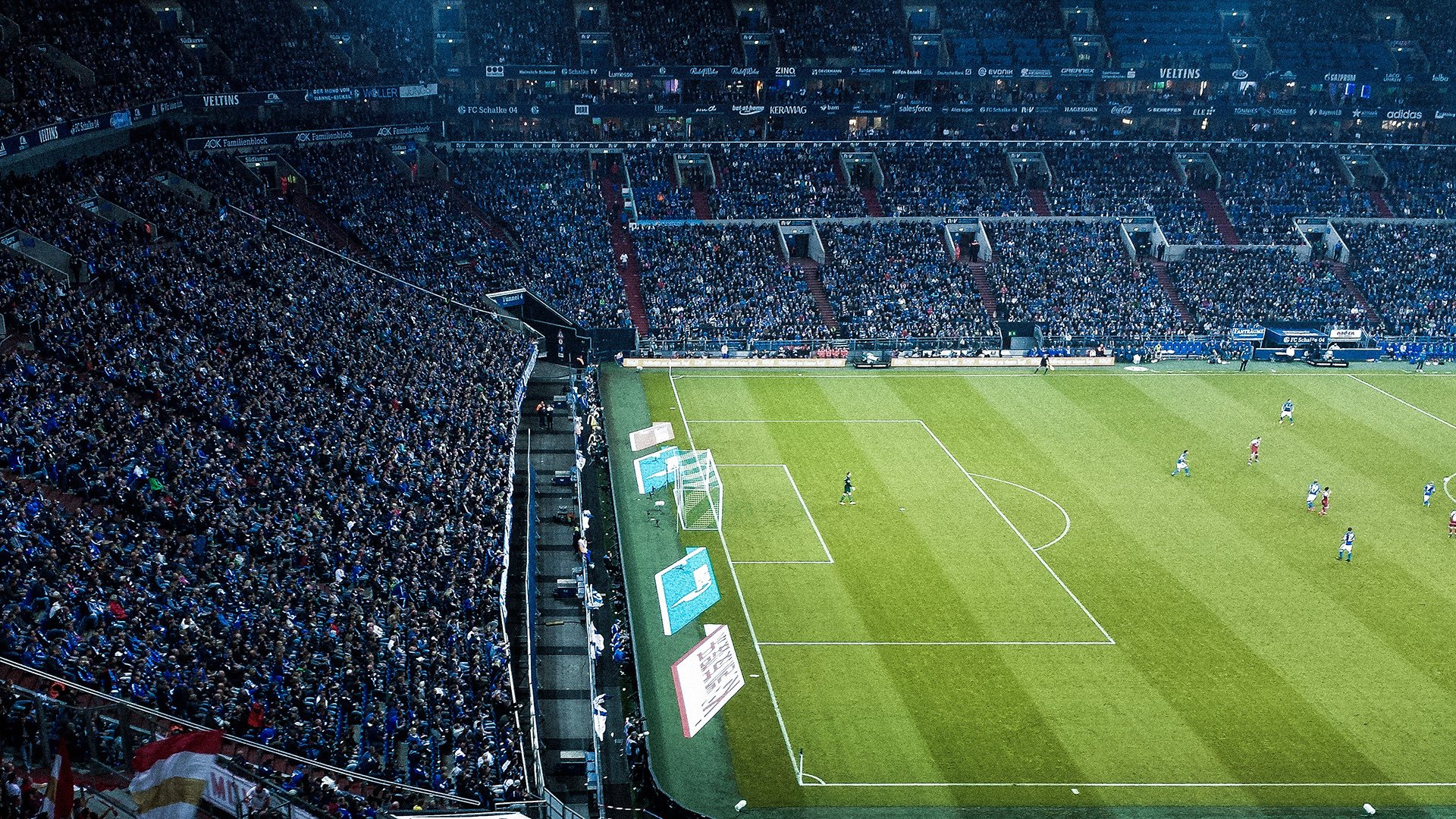 土耳其球员下场受伤，芬兰队上演绝杀,惊险比赛让球迷热血沸腾，土耳其对芬兰